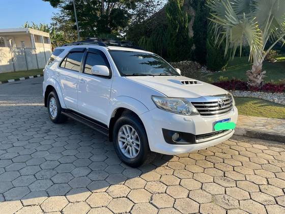 TOYOTA HILUX SW4 3.0 SRV 4X4 16V TURBO INTERCOOLER DIESEL 4P AUTOMÁTICO TOYOTA HILUX SW4 3.0 SRV 4X4 16V TURBO INTERCOOLER DIESEL 4P AUTOMÁTICO